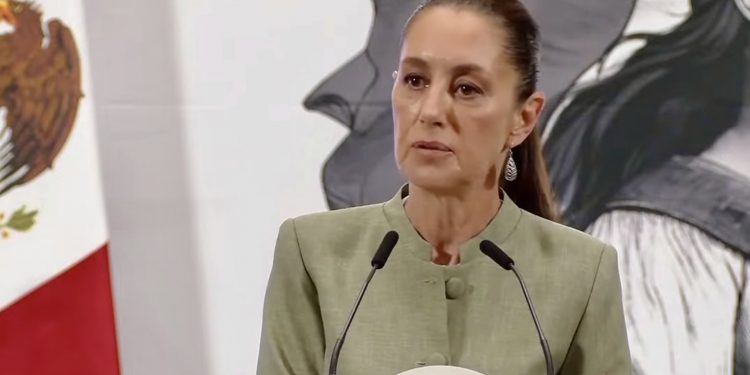 Sheinbaum cuestiona a EEUU por pactar con “terroristas”; exige explicación por entrega de familia de Ovidio Guzmán