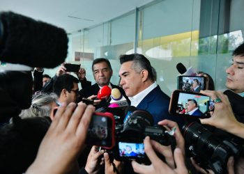 Alejandro Moreno impulsa reforma para enseñar inteligencia artificial en educación básica y media superior