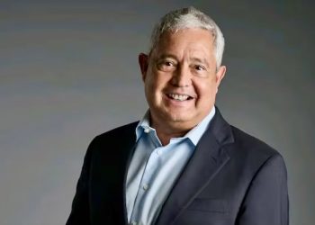 Carlos Velázquez de León ofrecerá disculpa pública a Fernández Noroña por agresión en AICM