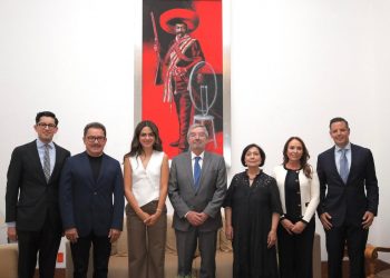 Viajan senadores a Washington para rechazar impuesto a remesas