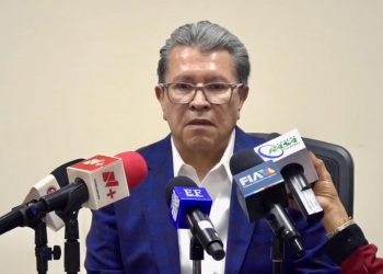 Ricardo Monreal condena asesinato de colaboradores de Brugada y respalda estrategia federal