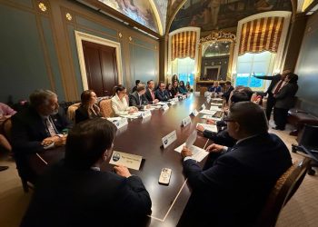 Senadores mexicanos dialogan en Washington con el Caucus Hispano sobre impuesto a remesas