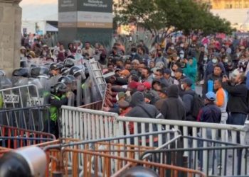 “A Claudia, nadie la dobla”, Morena cierra filas tras bloqueos de la CNTE