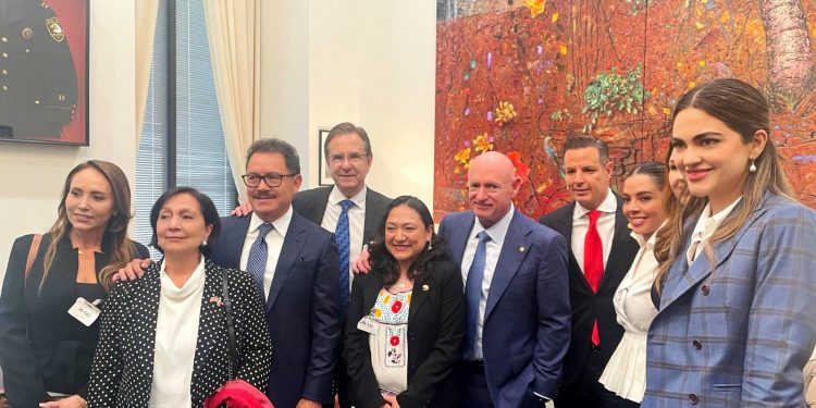 Polémica por impuesto a remesas; legisladores acusan a gobierno de celebrar un fracaso