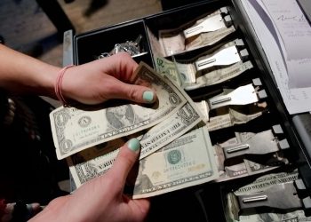 Impuesto del 3.5% a remesas equivale a pensión de 527 mil adultos mayores: Ignacio Mier