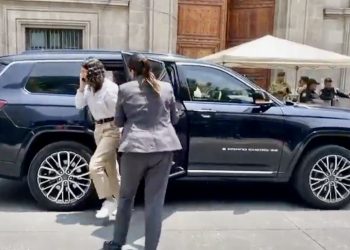 Fiscal de CDMX visita Palacio Nacional tras asesinato de funcionarios cercanos a Clara Brugada