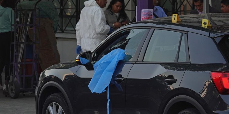 Separan del cargo a dos jefes policiacos por presunta manipulación de evidencias en asesinato de Ximena Guzmán y José Muñoz