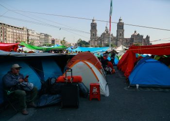 CNTE pospone Asamblea Nacional; decidirá este domingo si levanta  plantón en el Zócalo