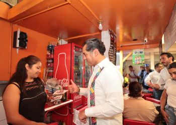 Sergio Gutiérrez Luna invita a votar en elección judicial durante recorrido en Puebla