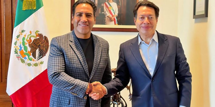 Eduardo Ramírez y Mario Delgado fortalecen agenda educativa para Chiapas