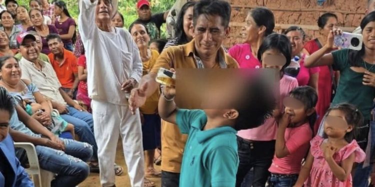 Polémica por boda adolescente en Oaxaca, menores consumen alcohol como parte de tradición