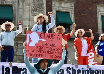 “Nos vamos, pero regresaremos con más fuerza”: CNTE retira plantón del Zócalo