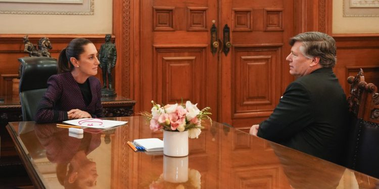 Sheinbaum se reúne con Christopher Landau para fortalecer relación México–Estados Unidos