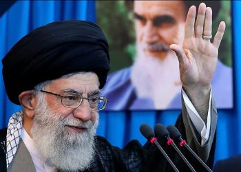 Jameneí advierte a Israel un “destino amargo y doloroso” tras muerte de altos mandos iraníes