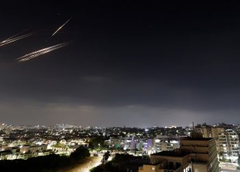 Misiles desde Irán impactan Israel en respuesta a ataques contra sitios nucleares