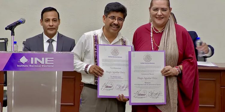 INE entrega constancias a ministras y ministros electos; Hugo Aguilar pide voto de confianza para nueva Suprema Corte