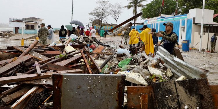 Alejandro Moreno reconoce labor de Marina y Sedena ante paso del huracán “Erick”