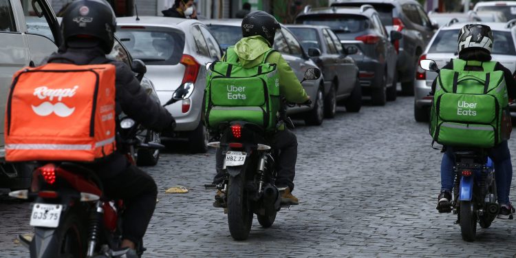 Avanza implementación de reforma laboral para trabajadores y conductores de plataformas digitales, informa STPS