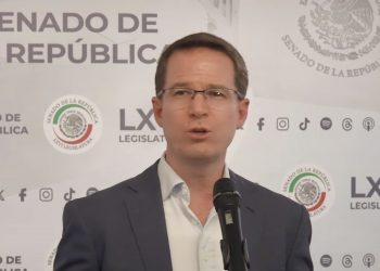 Ricardo Anaya acusa al oficialismo de legislar “en lo oscurito” y alerta sobre riesgos de control político y vigilancia masiva