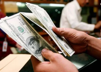 Republicanos en el Senado de EEUU reducen a 1% impuesto polémico a remesas