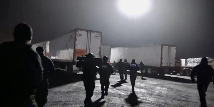 Red de huachicol desmantelada operaba con tomas ilegales en ductos de Pemex: Sheinbaum