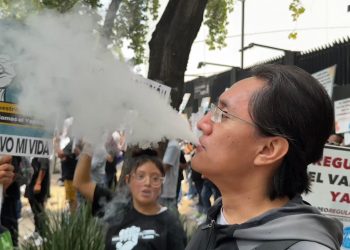 Con mariachi organizaciones pro vapeo reclaman regulación justa