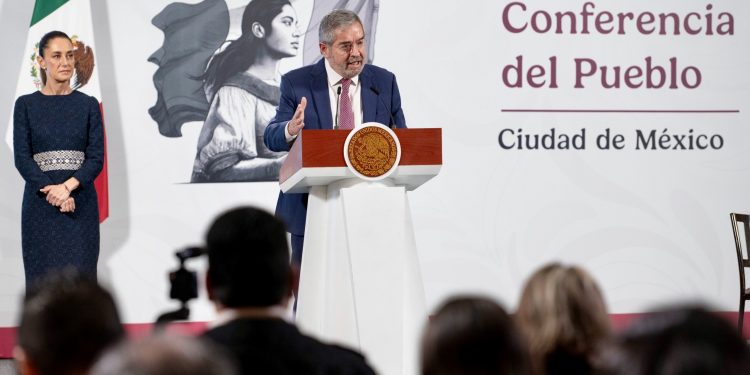 Nuevo modelo consular garantiza atención digital, protección legal y acompañamiento integral a mexicanos en el exterior: Juan Ramón de la Fuente