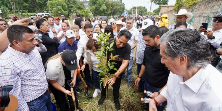 Chiapas florece con campaña de reforestación urbana en Ocozocoautla: Eduardo Ramírez anuncia que 2026 será el año del medio ambiente
