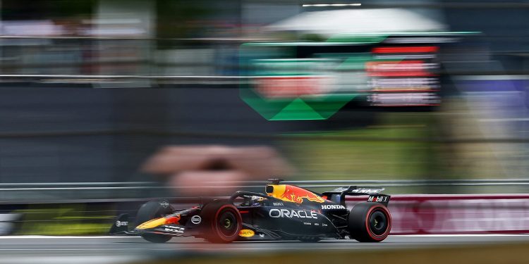 Verstappen pone a Red Bull en la pole en Silverstone