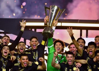 Gol de Edson Álvarez le da a México el título de la Copa Oro