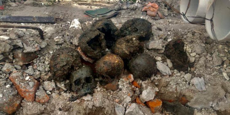 Hallan presuntos restos óseos en obra de Paseo de la Reforma