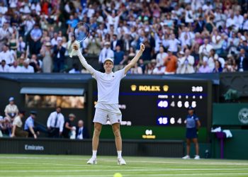 Sinner vence a Alcaraz para ganar el título de Wimbledon