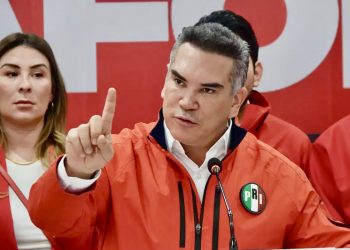 “¡Que no nos quieran engañar!”, Alito Moreno arremete contra Sheinbaum por minimizar carta de Trump sobre narco-gobierno