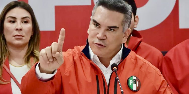 “¡Que no nos quieran engañar!”, Alito Moreno arremete contra Sheinbaum por minimizar carta de Trump sobre narco-gobierno