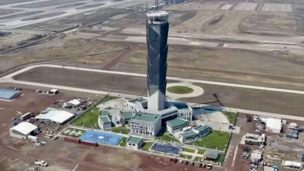 Alejandro Moreno acusa al gobierno de Morena de poner en riesgo la categoría aérea de México