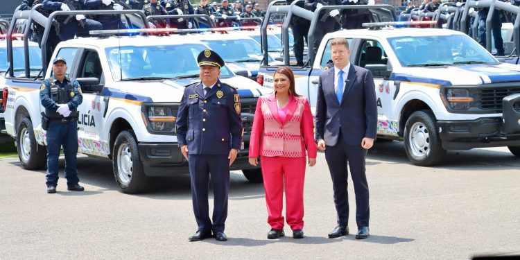 CDMX refuerza seguridad con entrega de 3 mil 500 patrullas nuevas a la SSC