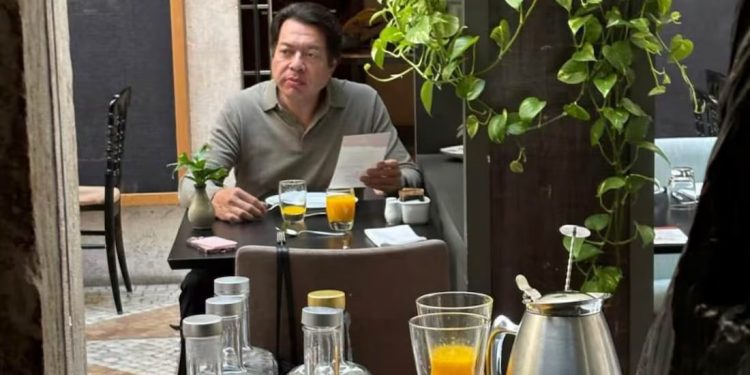 Sheinbaum defiende derecho a vacacionar de morenistas en Europa, pero reitera que el poder debe ejercerse con humildad y austeridad