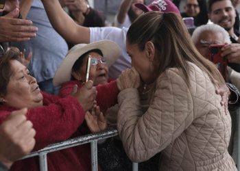 Sheinbaum a funcionarios de la 4T: Hay que vivir en la justa medianía, sin lujos, sin guaruras y cerca del pueblo