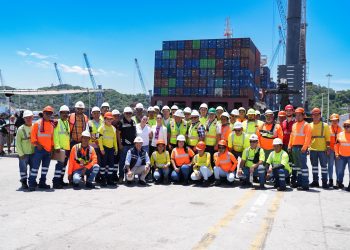 Sheinbaum supervisa ampliación del puerto de Manzanillo y puesta en marcha de nueva central eléctrica de la CFE