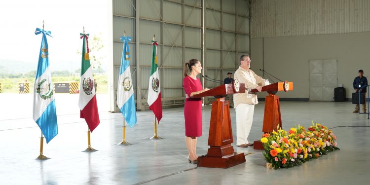 Sheinbaum y Arévalo refuerzan seguridad fronteriza y acuerdan ampliar el Tren Maya a Centroamérica