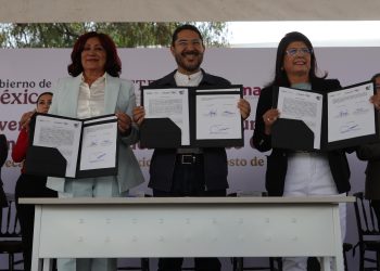 Firman gobierno de Tecámac e ISSSTE convenio de comodato y donación de dos clínicas