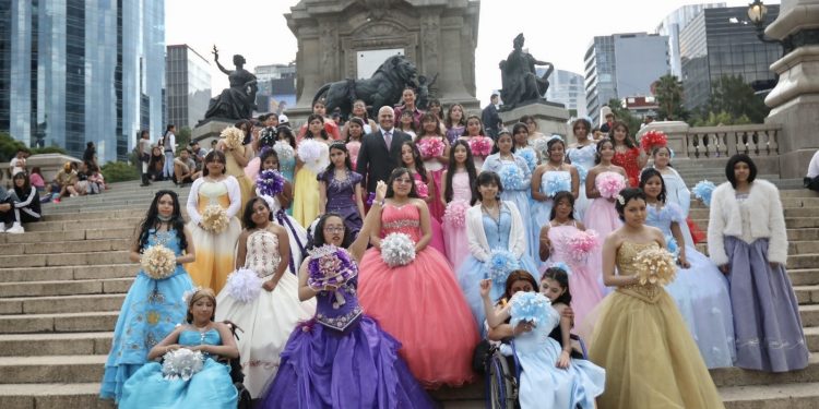 Diputado Guillermo Rendón, organiza fiesta de XV años para 46 niñas con cáncer en la Ciudad de México