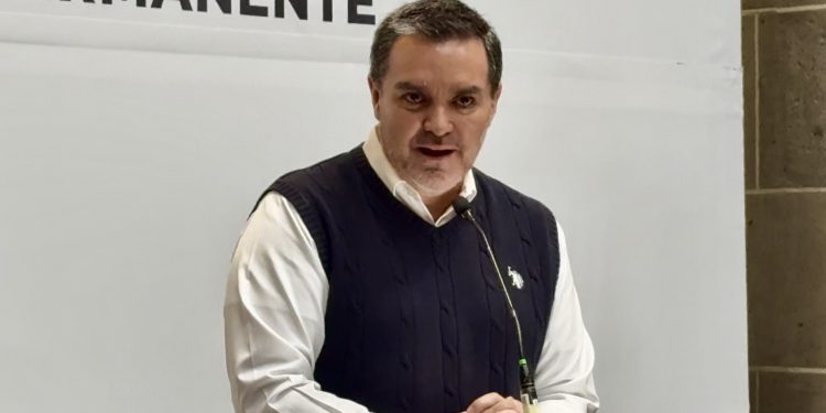 Acusa Federico Döring a Fernández Noroña de usar recursos públicos para comprar casa de 12 mdp