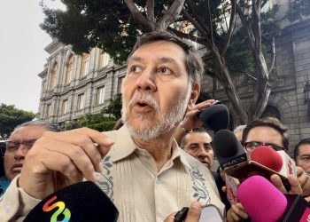Noroña acusa de ruindad a medios por cobertura de violencia en su contra