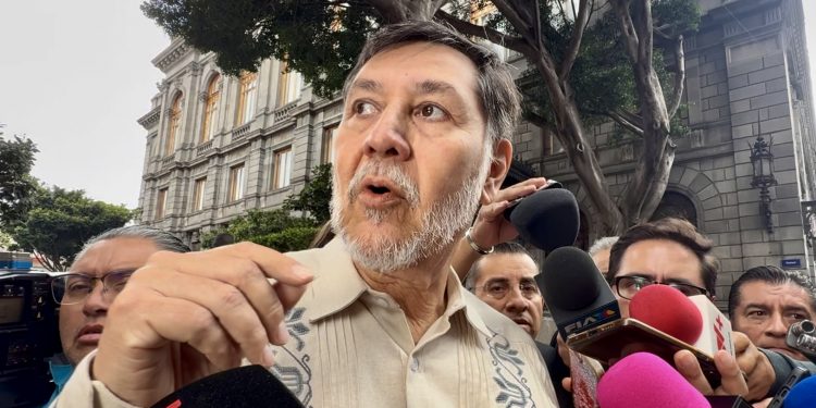 Noroña acusa de ruindad a medios por cobertura de violencia en su contra