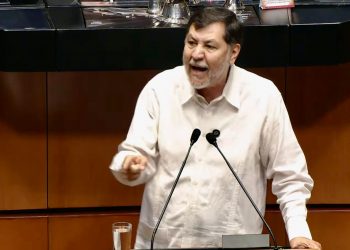 Fernández Noroña convoca sesión extraordinaria para su desagravio tras agresión de legisladores del PRI
