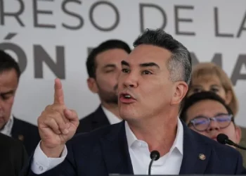 “Alito” Moreno responde a Sheinbaum: “Vendepatrias es quien encubre criminales y usa al Estado para callar opositores”