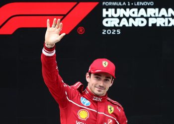 Leclerc pone a Ferrari en la pole en Hungría