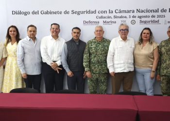 Rocha Moya participa en Mesa de Seguridad con Harfuch; refuerzan operativos en Sinaloa