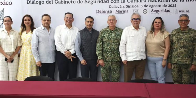 Rocha Moya participa en Mesa de Seguridad con Harfuch; refuerzan operativos en Sinaloa